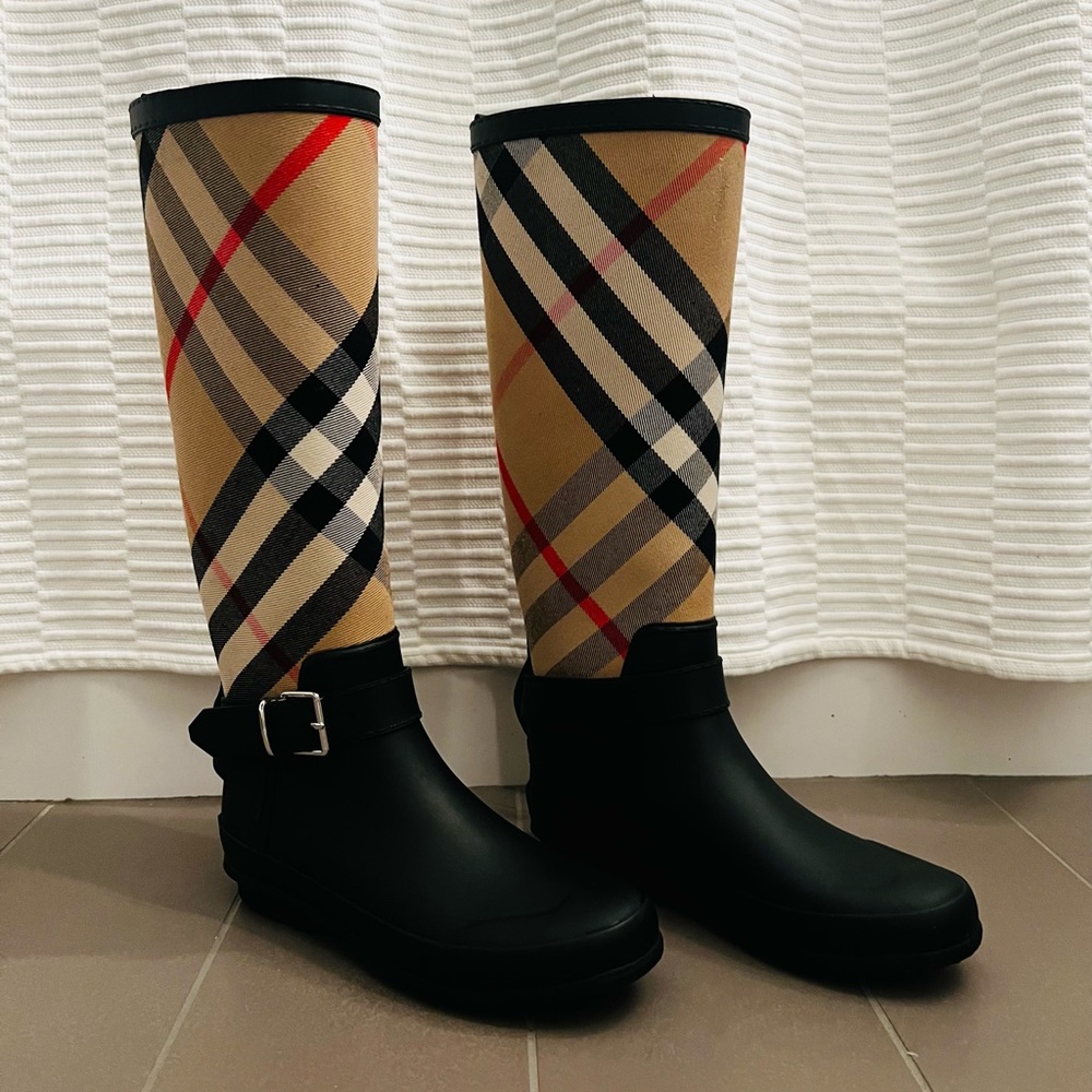Women’s Burberry Rain Boots, barely worn, classic pattern.